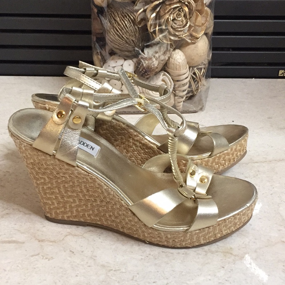 Steve Madden Gold Wedge SandalsSize 8